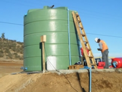 Montaje de estanques acumuladores